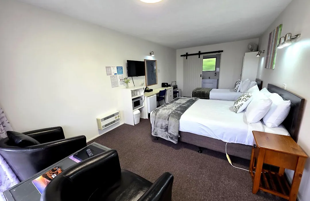 Arran Motel-1