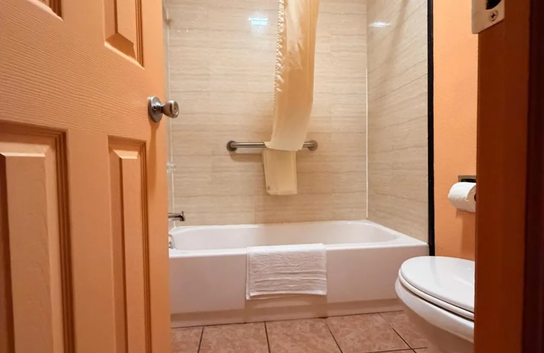 Blue Sky Inn Glens Falls-Saratoga-Lake George-1