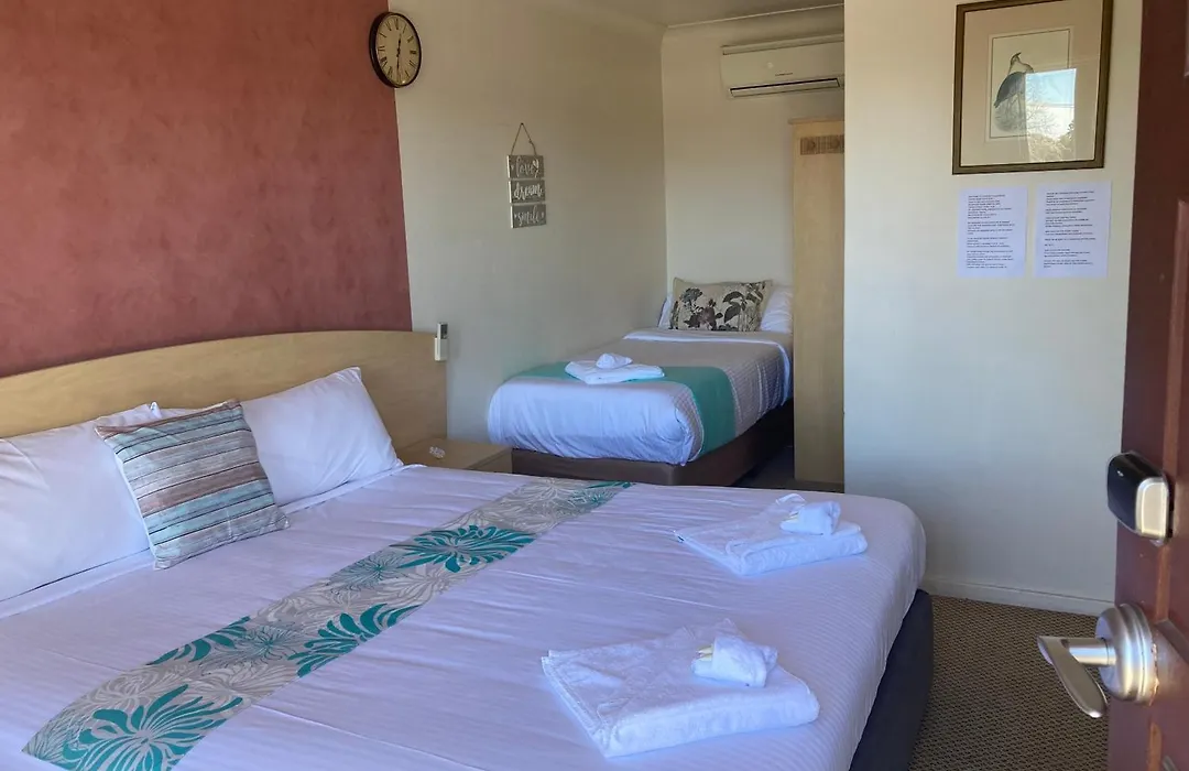 Country Plaza Motel Taree-1