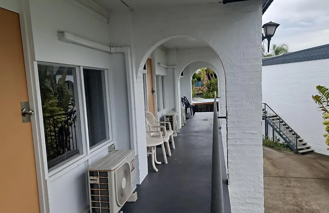Tower Court Motel (Adults Only)-1