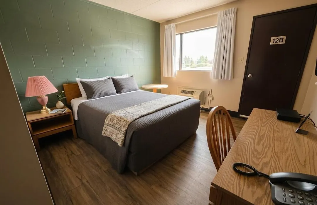 Cedar Inn-1
