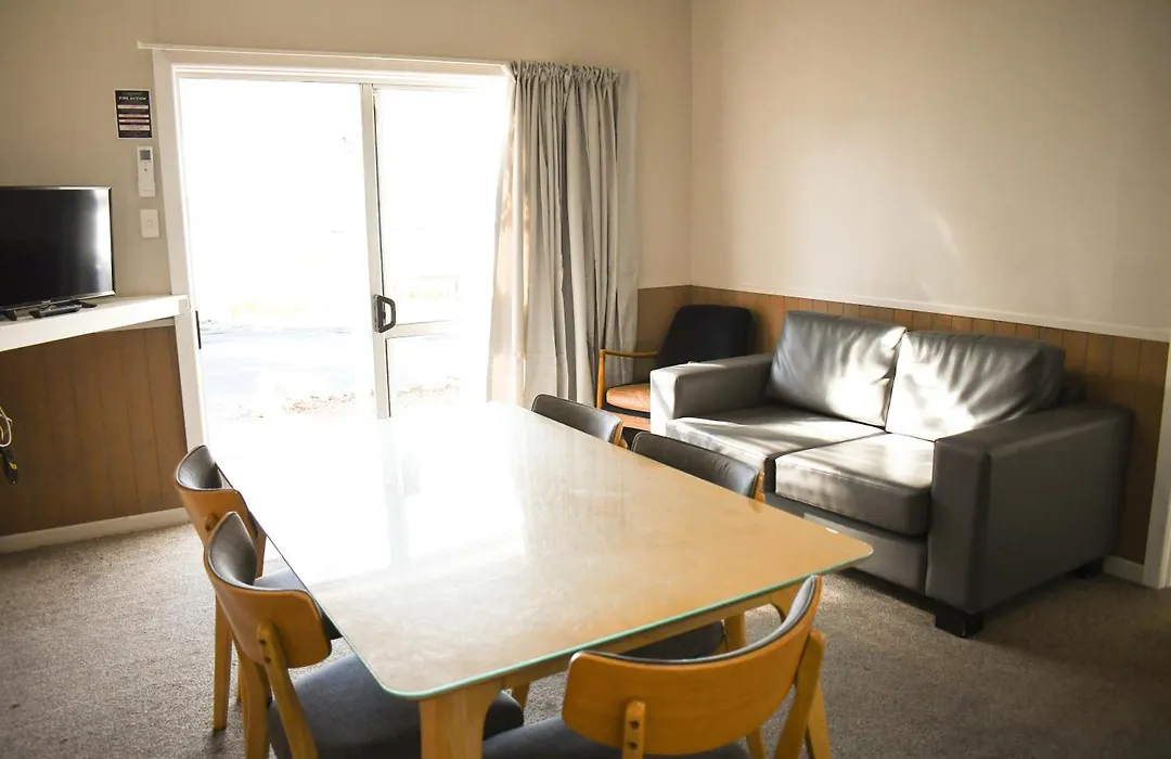 Lakes Edge Holiday Park-1