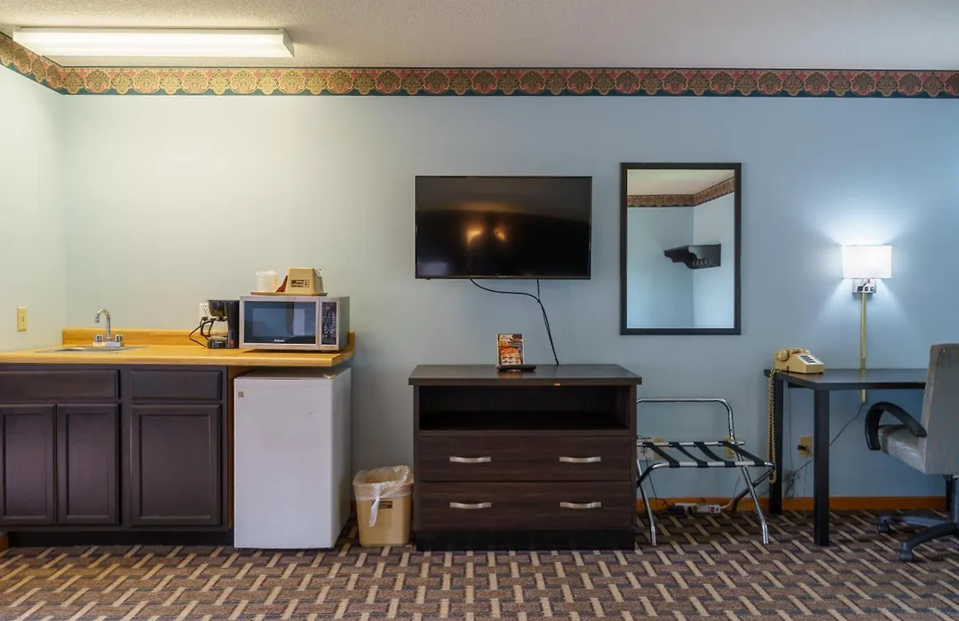 Budget Host Inn Fridley-1