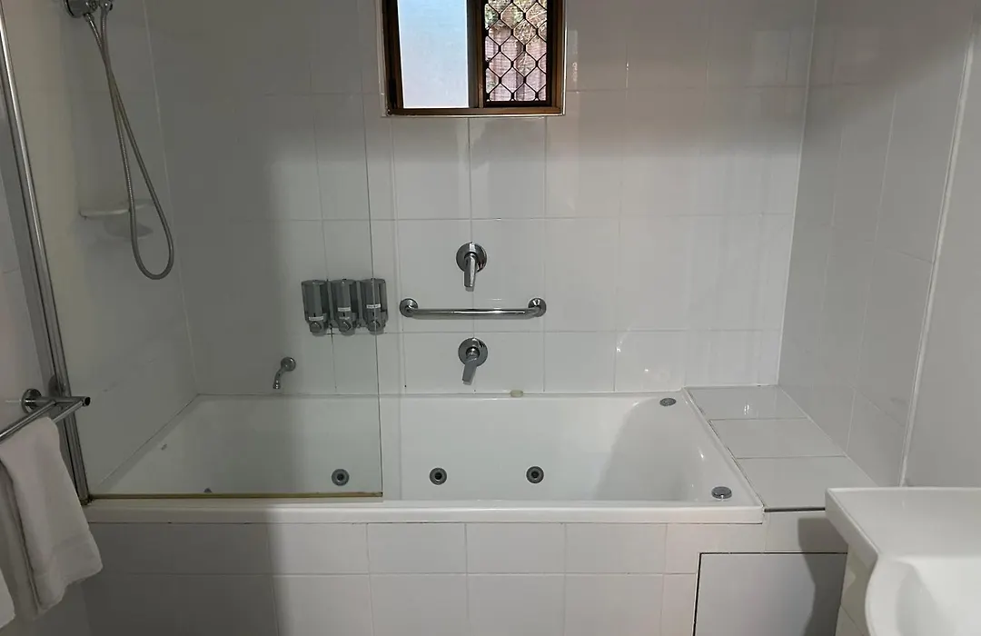 Allan Cunningham Motel-1
