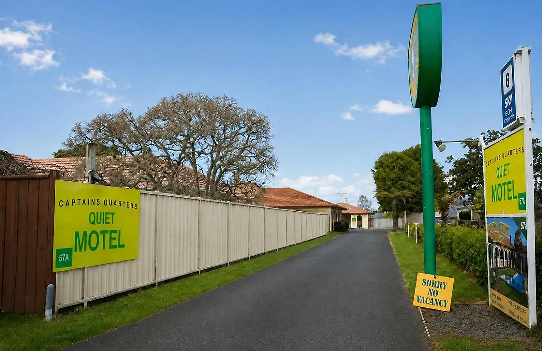 Captains Quarters Motor Inn-1