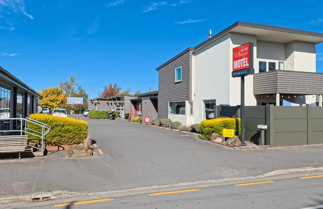 Oxford Village Motels-1