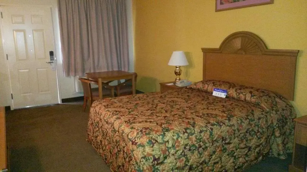 Americas Best Value Inn-Nacogdoches-1