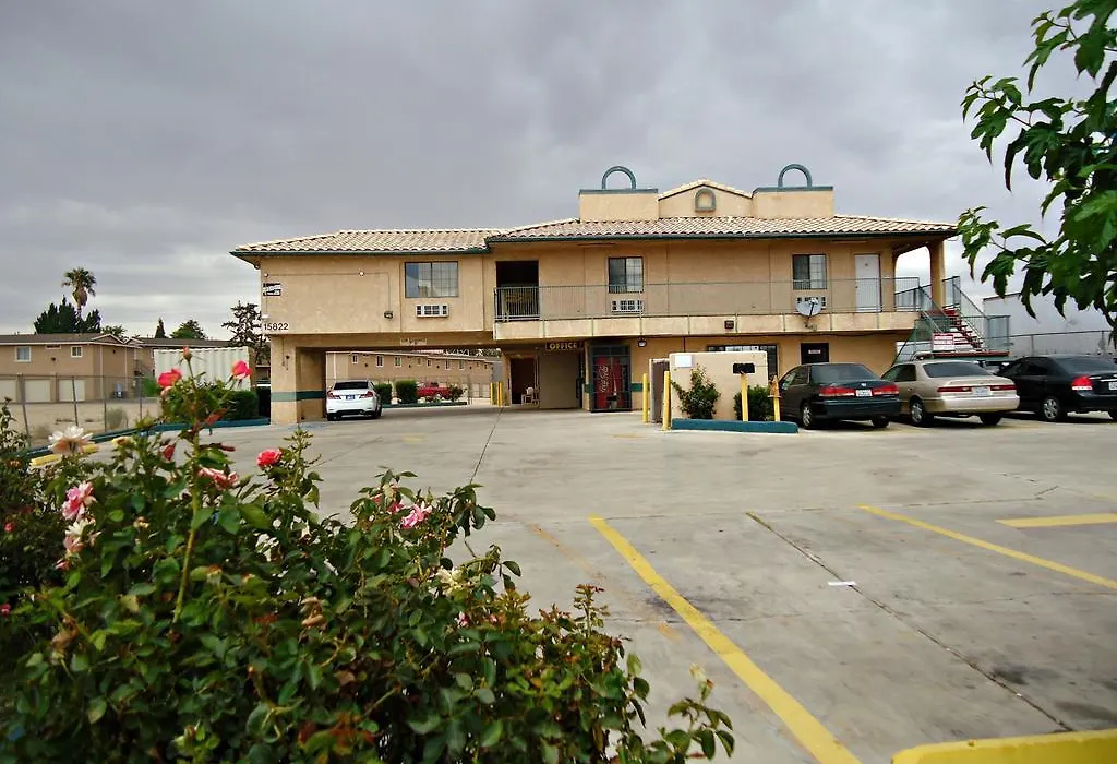 Economy Inn-1