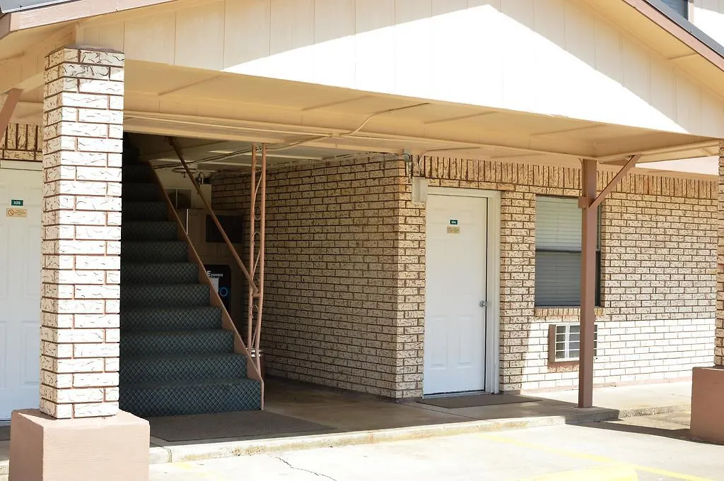 Travelers Inn Wilburton-1