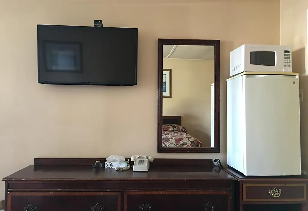 Knotty Pine Motel-1