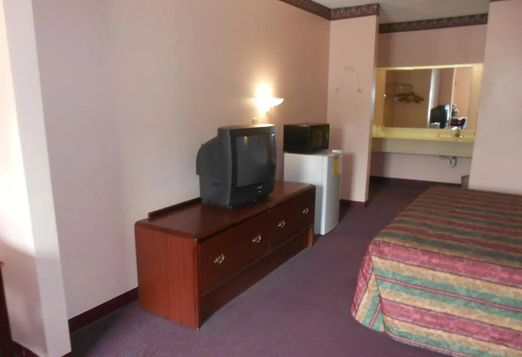 Executive Inn & Suites - Covington-1