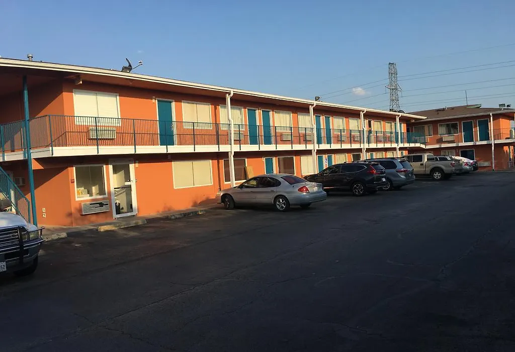 Relax Inn Forth Worth-1