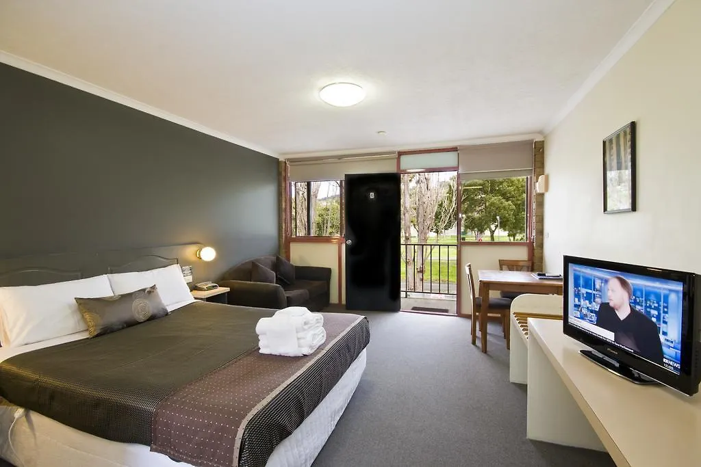 Lorne Coachman Inn-1
