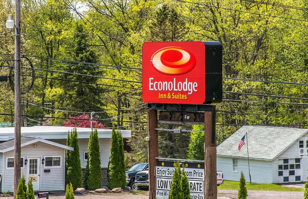 Econo Lodge Inn & Suites Lake Harmony - Pocono Mountains Area-1