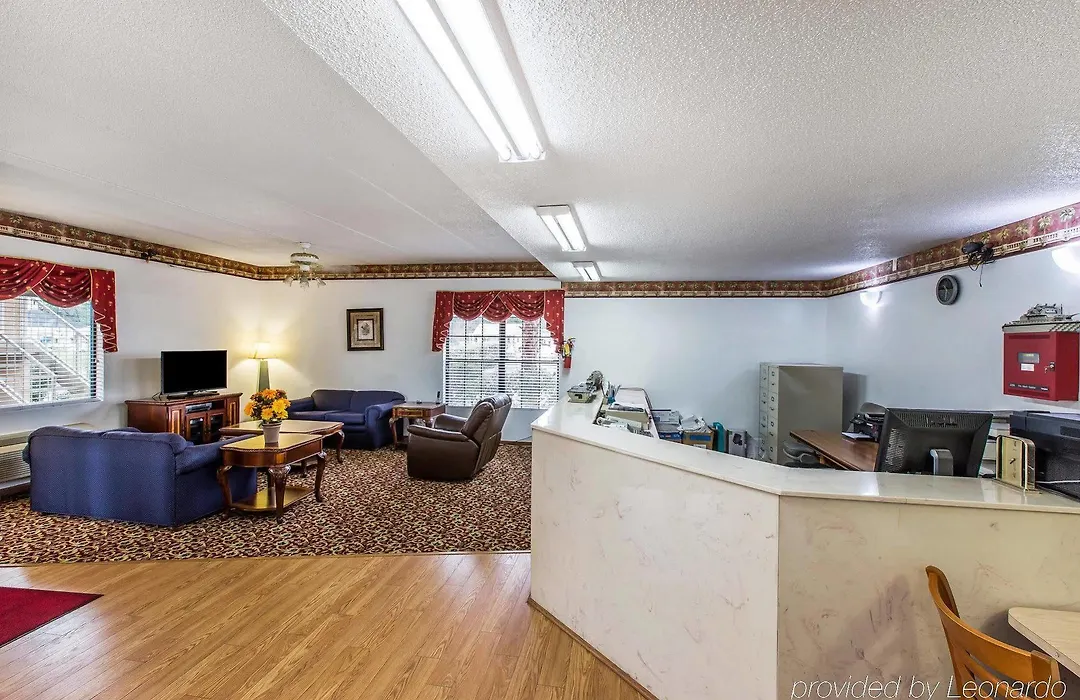 Econo Lodge Inn & Suites-1