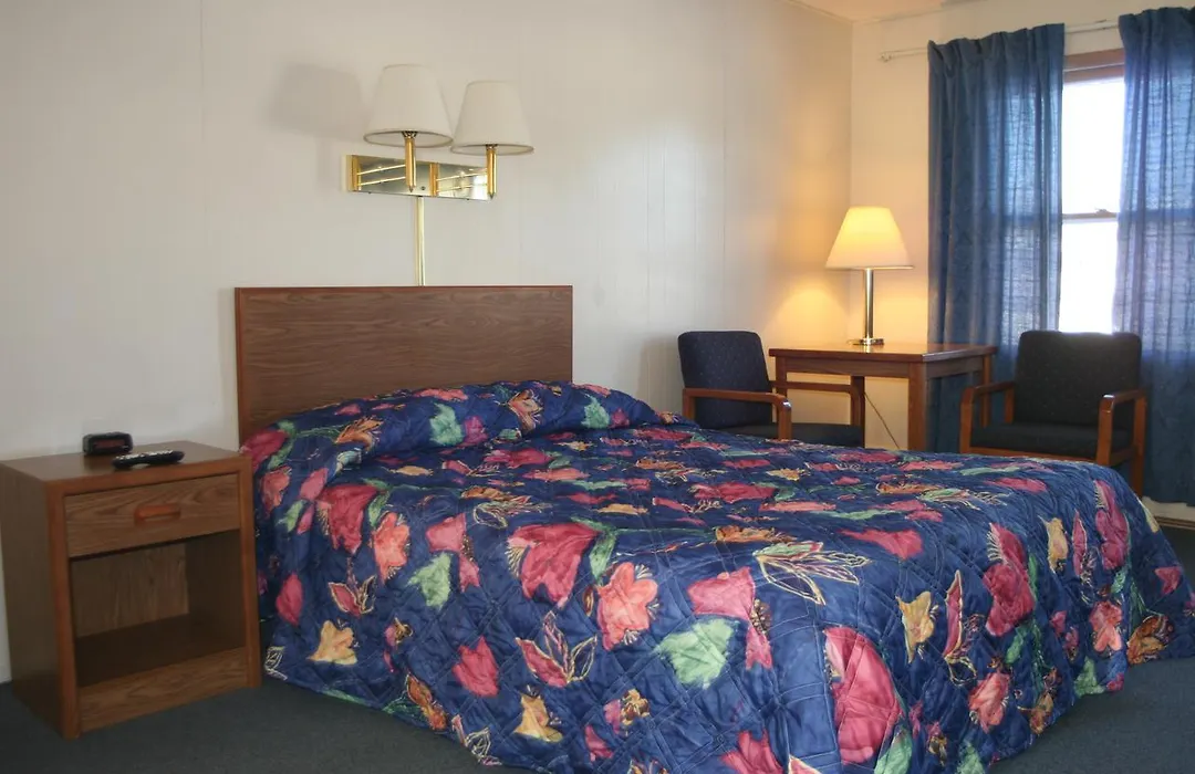 Bluffs Inn-1