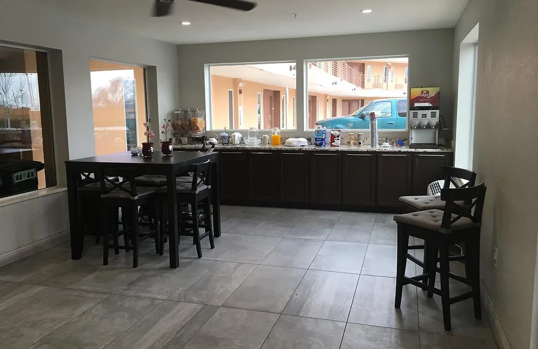 Crystal Inn-1