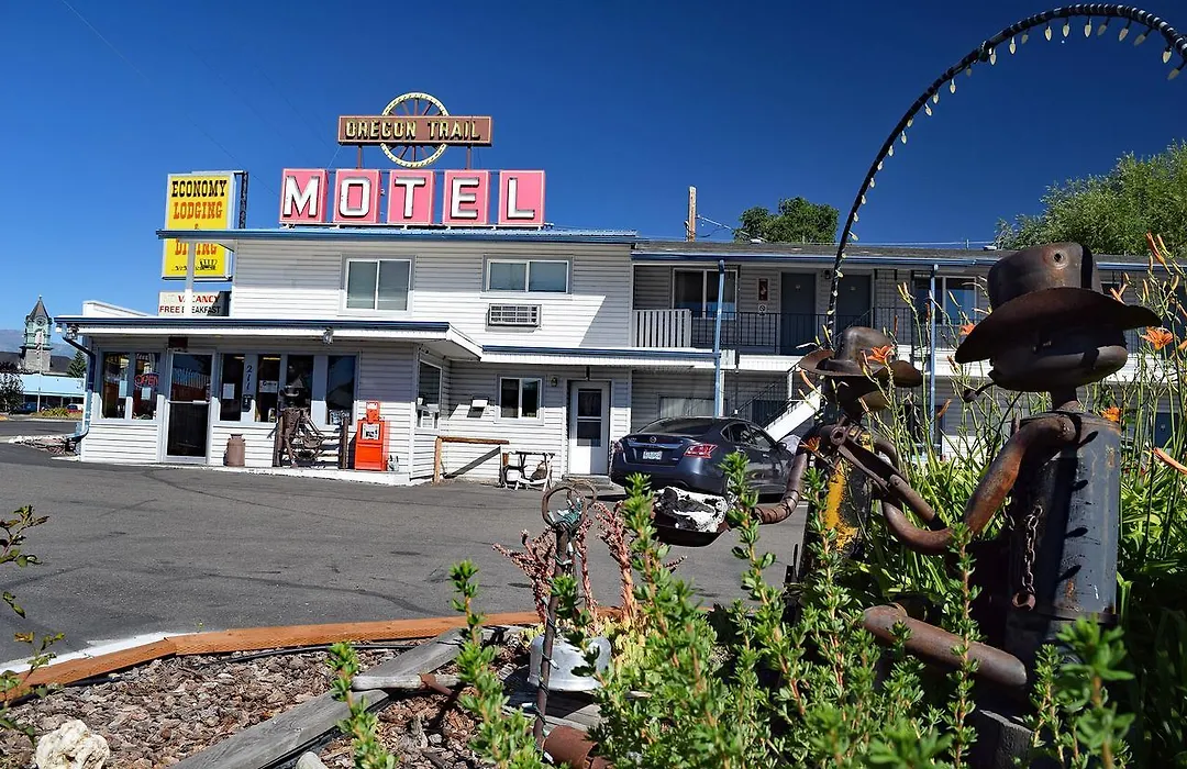 Oregon Trail Motel And Restaurant-1