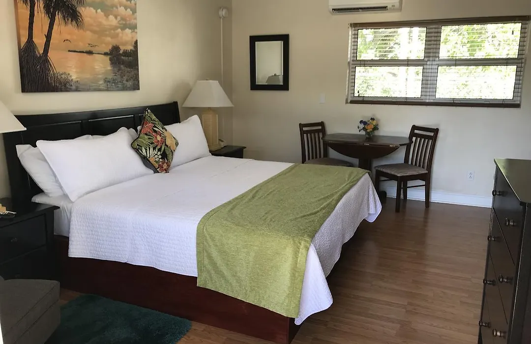 Harborside Motel & Marina-1