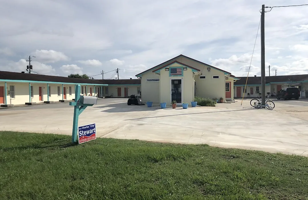 Budget Inn-1