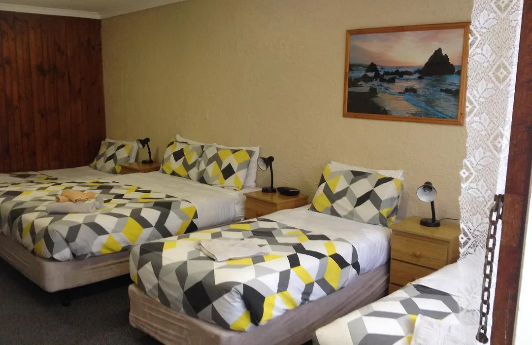 Turn-In Motel-1