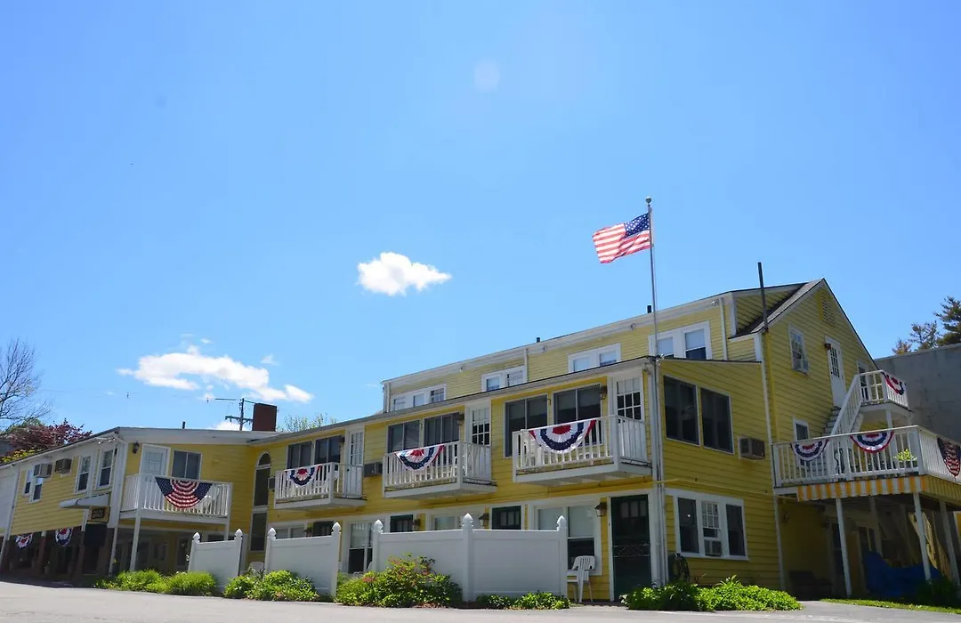Betty Doon Motor Hotel-1