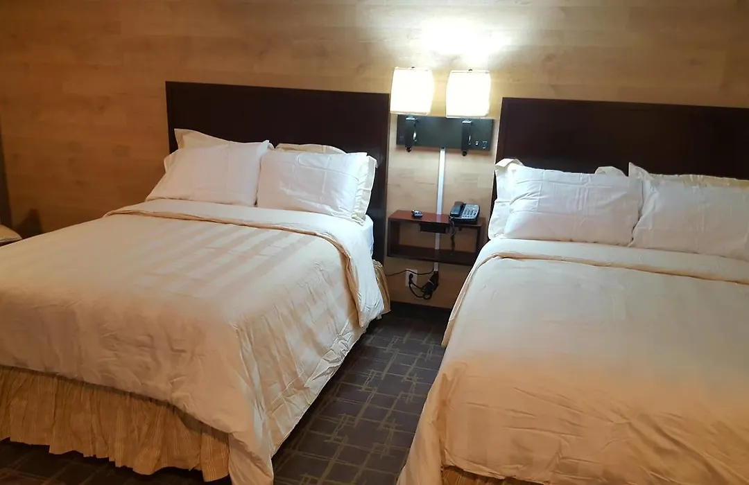 Stucco Lodge-1
