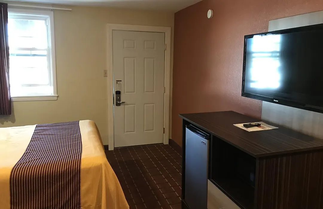 Budget Inn Tonawanda-1