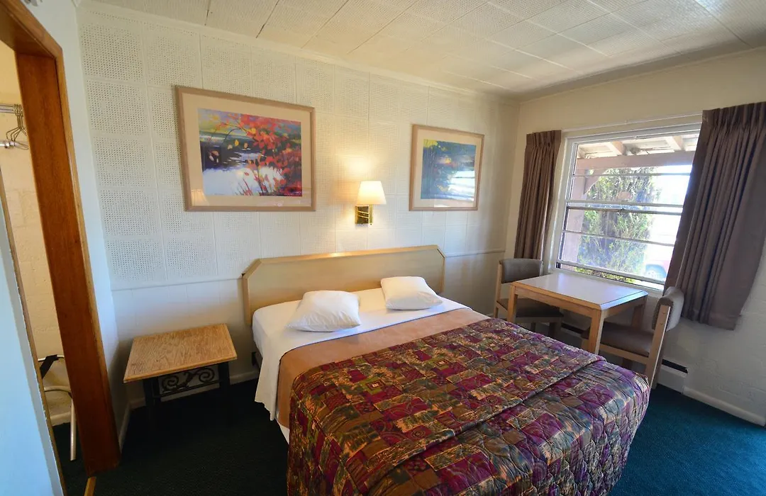 Western Hills Motel-1