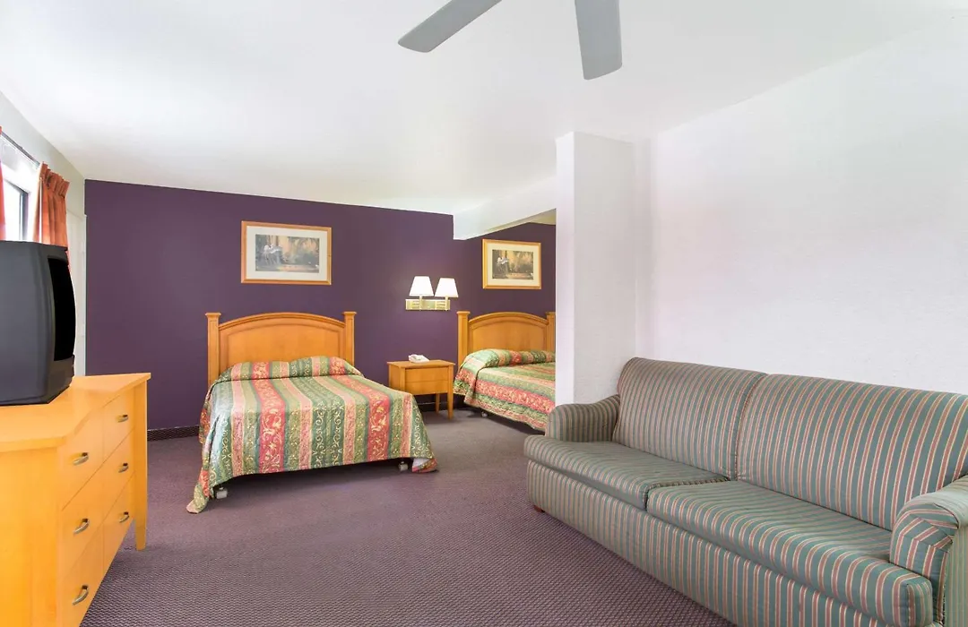 Knights Inn Phoenix At N Black Canyon Hwy-1