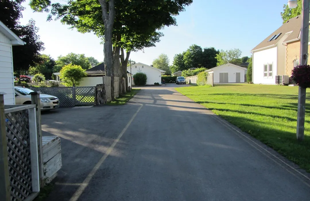The Maplewood Motel-1