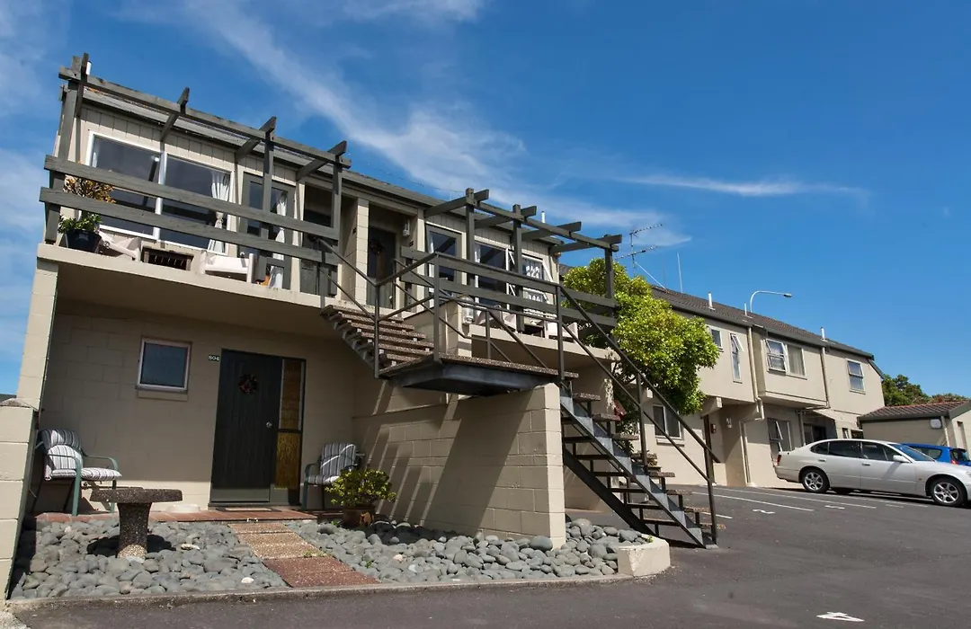Howick Motor Lodge-1