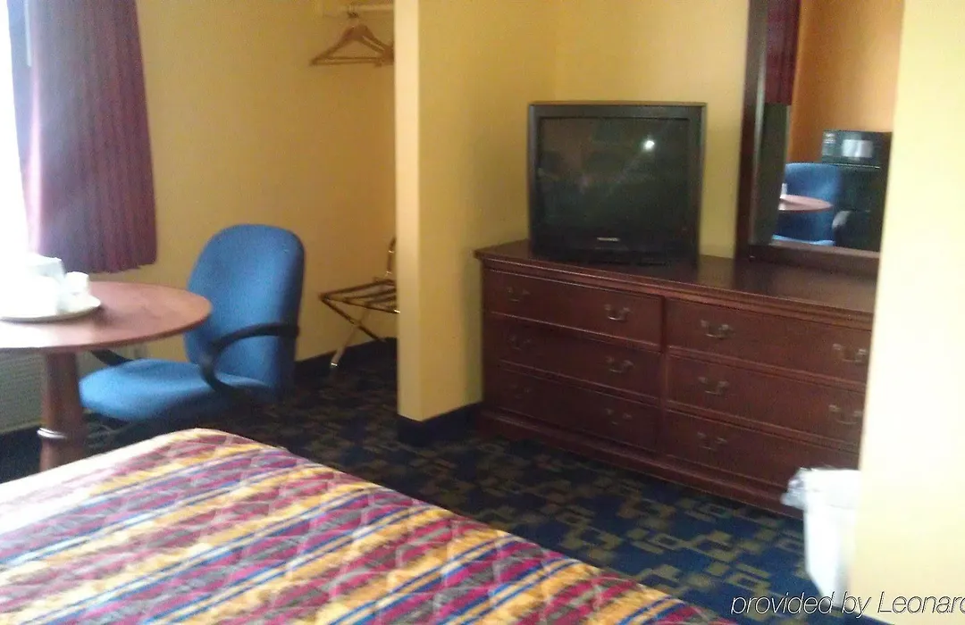 Rumford Motor Inn-1