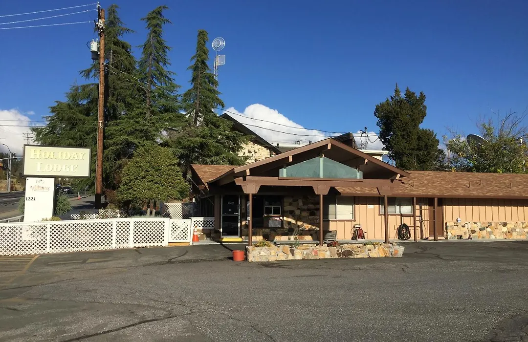 Holiday Lodge-1