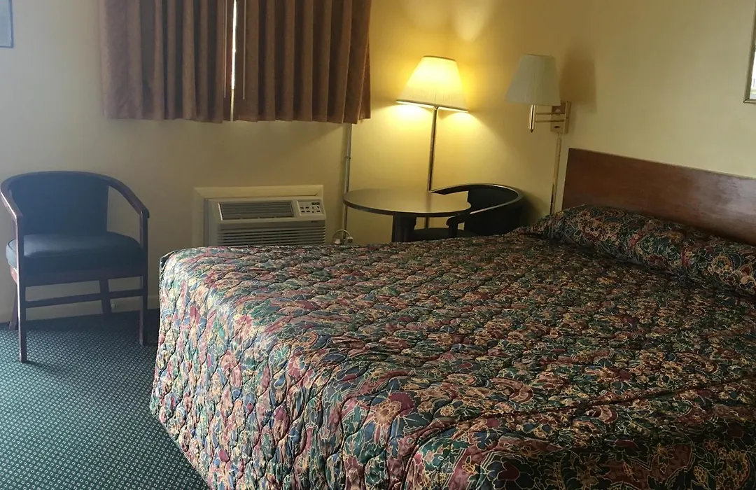 Guest House Motel Chanute-1