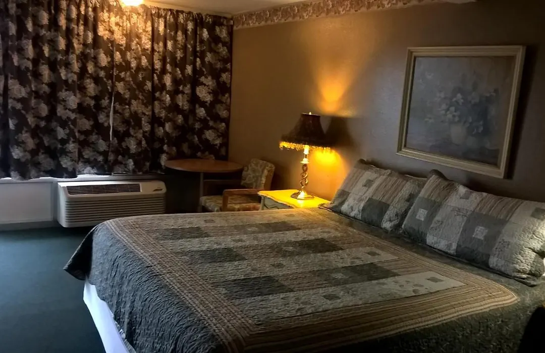 Dogwood Motel-1
