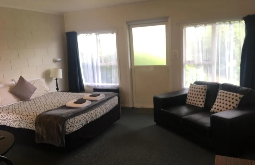 252 Beachside Motels & Holiday Park-1