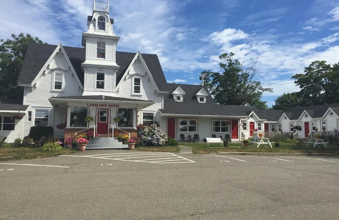 Lakelawn B&B And Motel-1