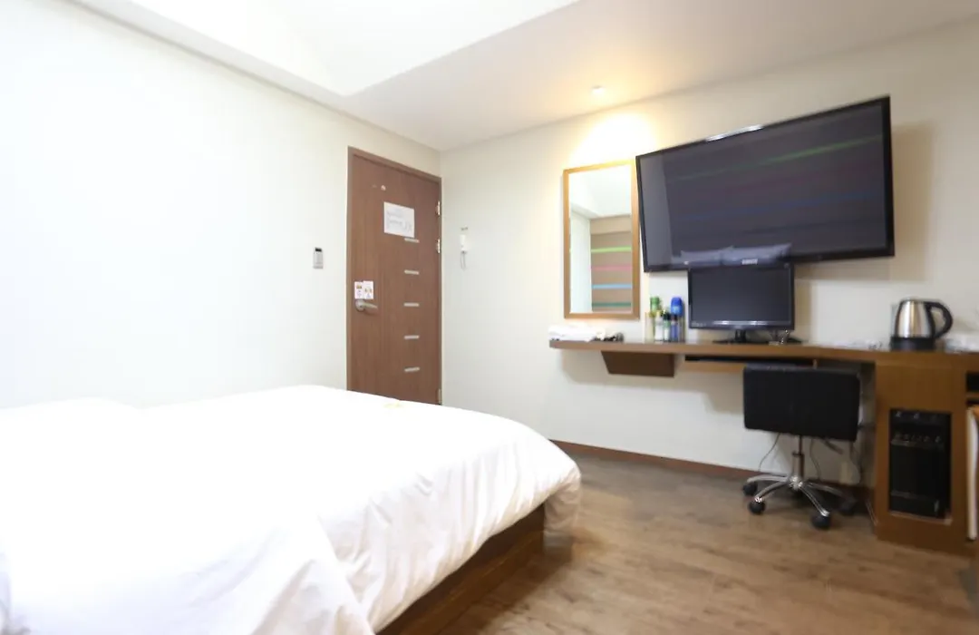 City Park Hotel-1