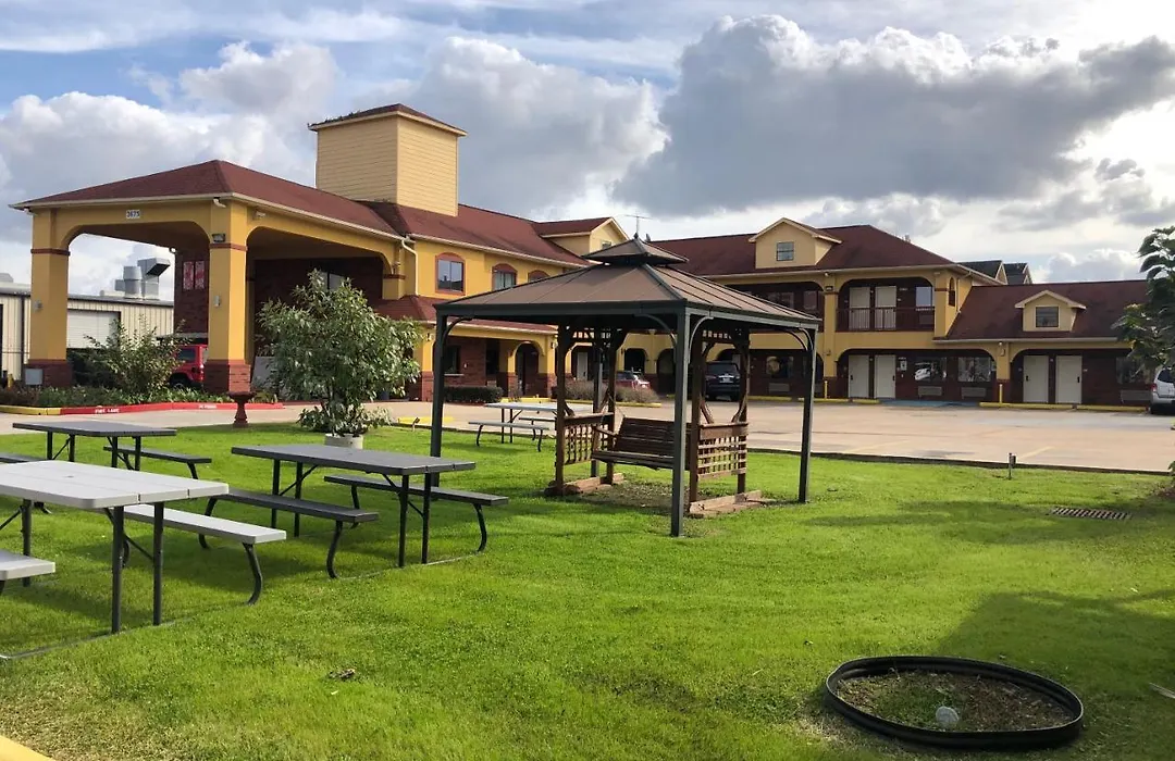 Raintree Inn And Suites-1