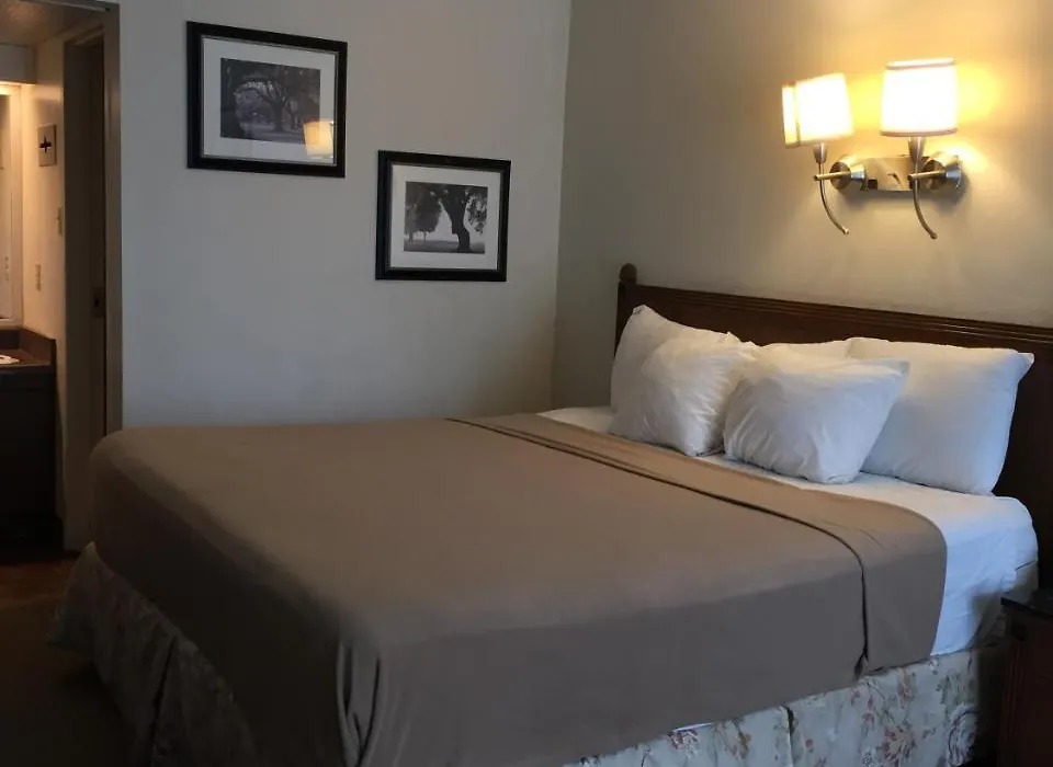 Cheshire Motor Inn-1