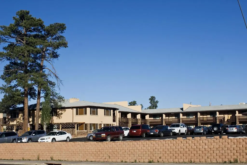 Red Feather Lodge/Hotel-1
