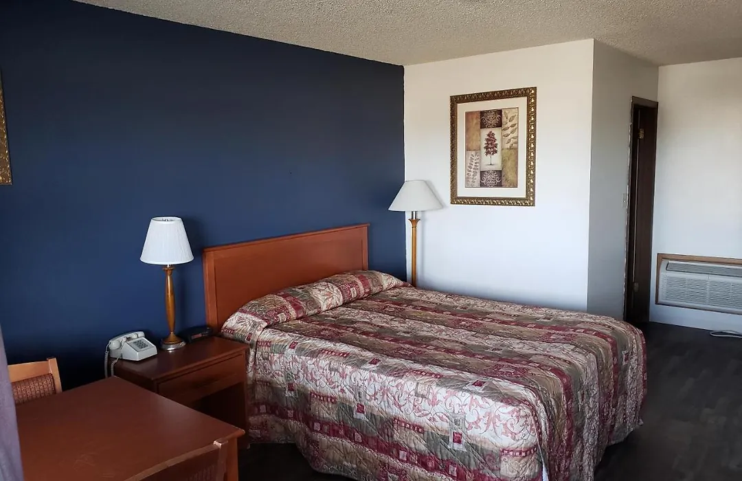 Budget Inn-1
