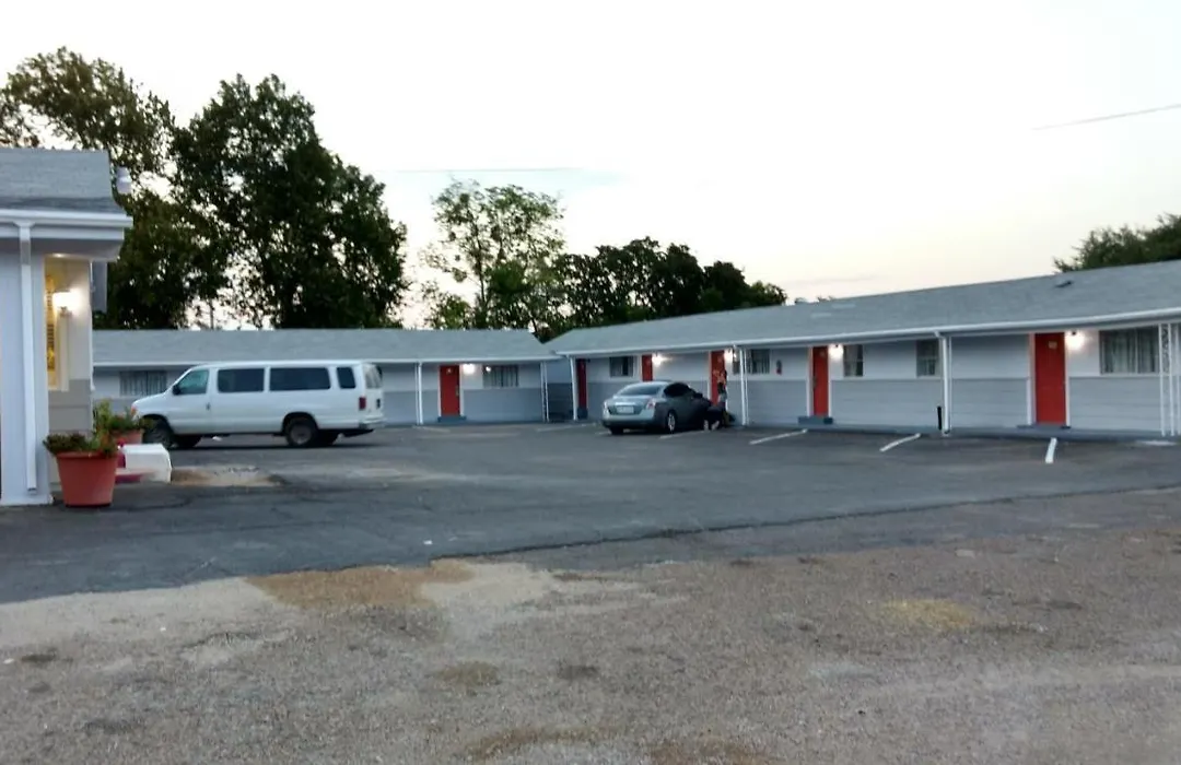 Budget Inn Hamilton-1