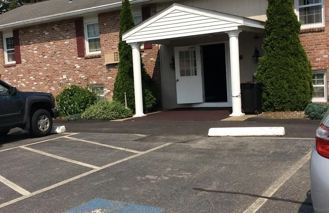 Wickford Motor Inn-1