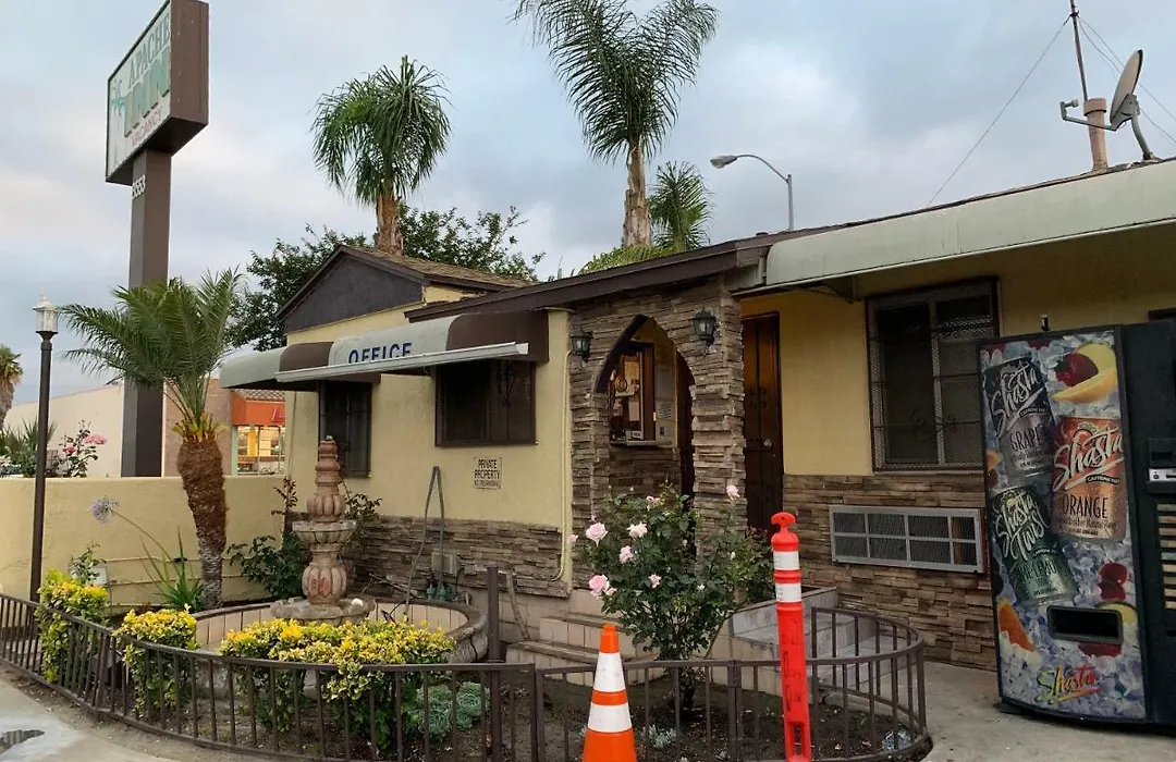 Apache Inn-1