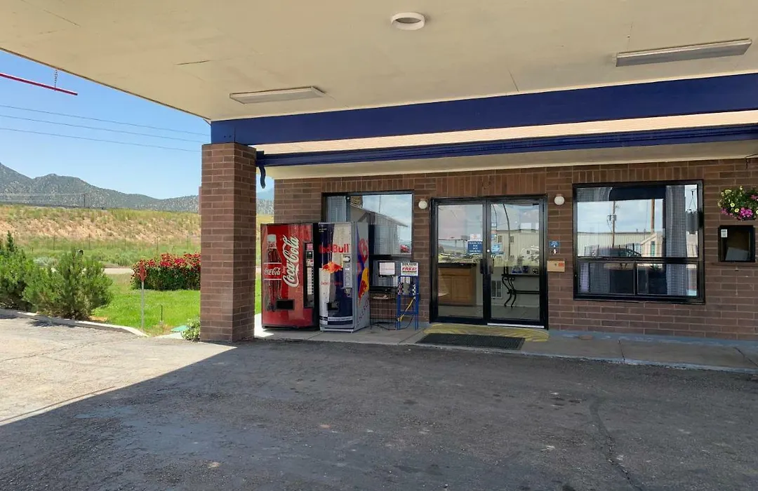 Travelodge By Wyndham Cedar City-1