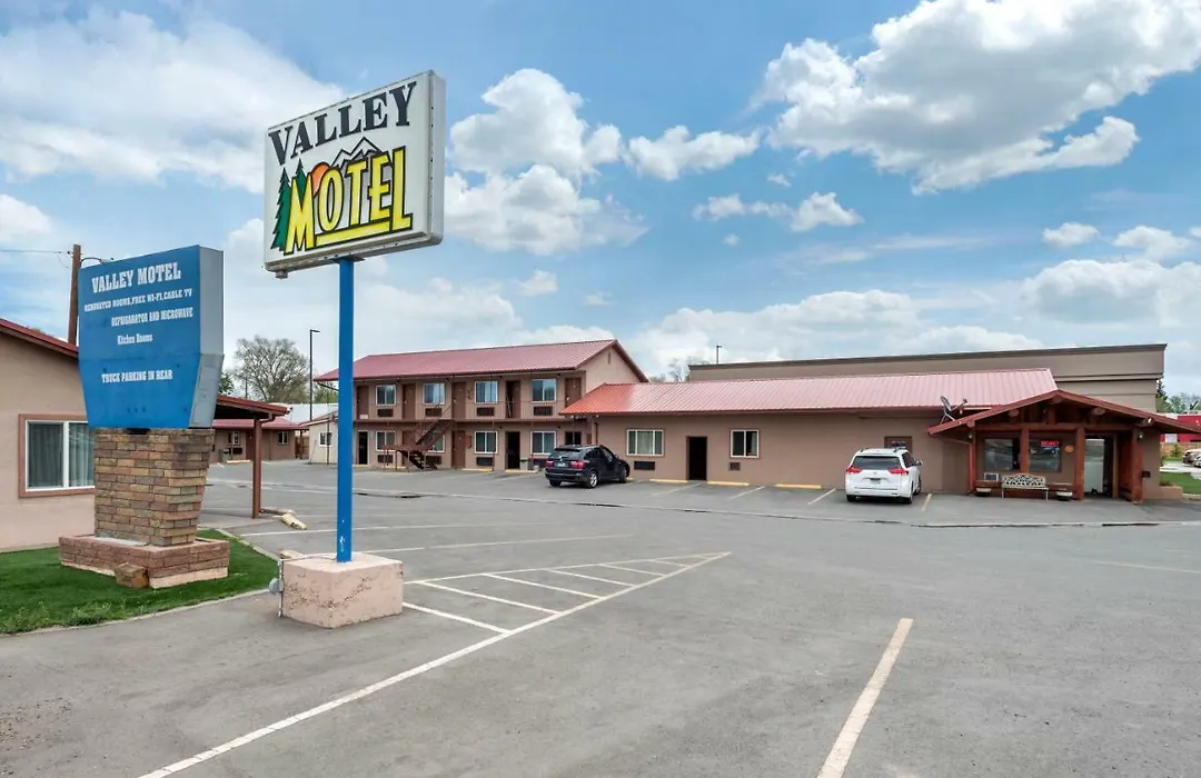 Valley Motel-1