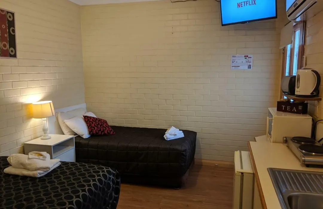 Bondi Motel-1