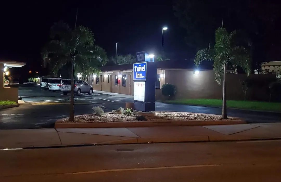 Travel Inn Of Riviera Beach-1